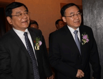 國家質(zhì)檢總局副局長劉平均，河南省副省長徐濟(jì)超進(jìn)入會(huì)場